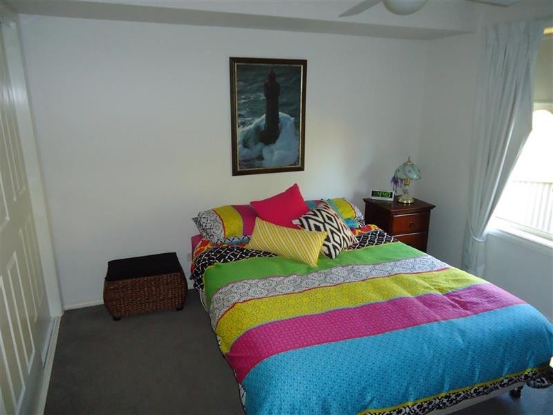 3/8 Honeysuckle Pl, Lake Albert NSW 2650