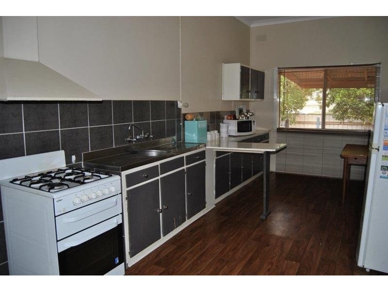 116 Urana  St, Turvey Park NSW 2650