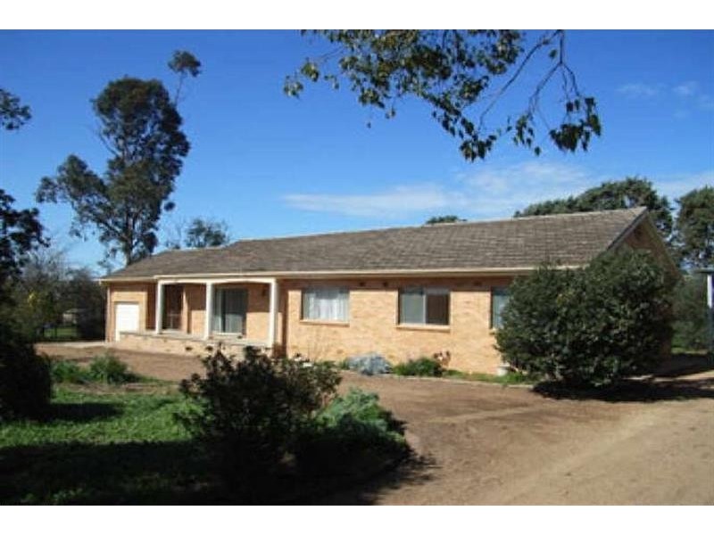 7 Henschke Ave, San Isidore NSW 2650