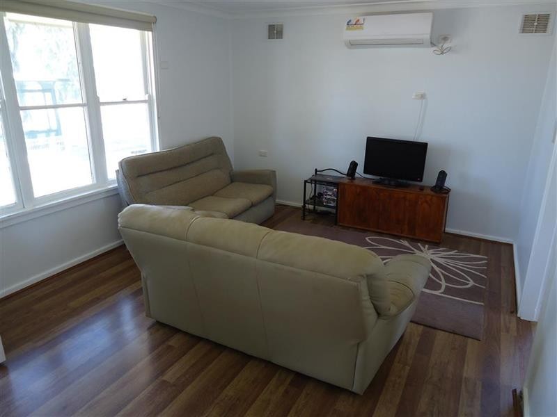 145 Bourke  St, Mount Austin NSW 2650