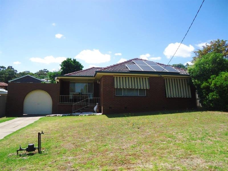 29 Waranga Ave, Mount Austin NSW 2650