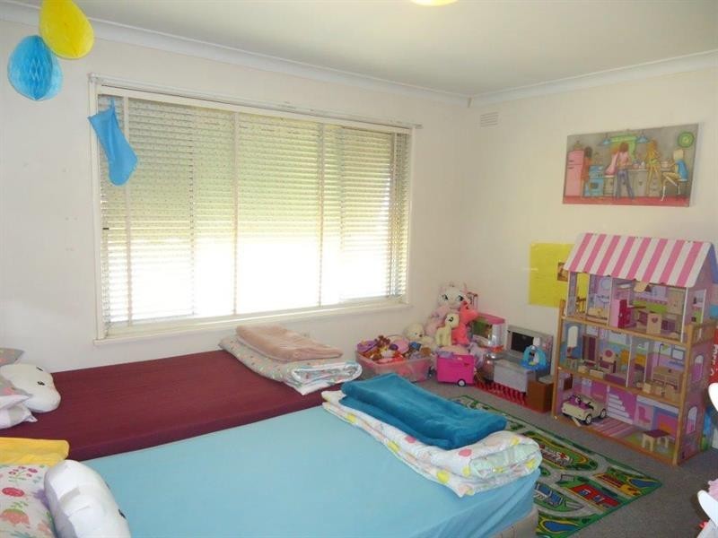 29 Waranga Ave, Mount Austin NSW 2650