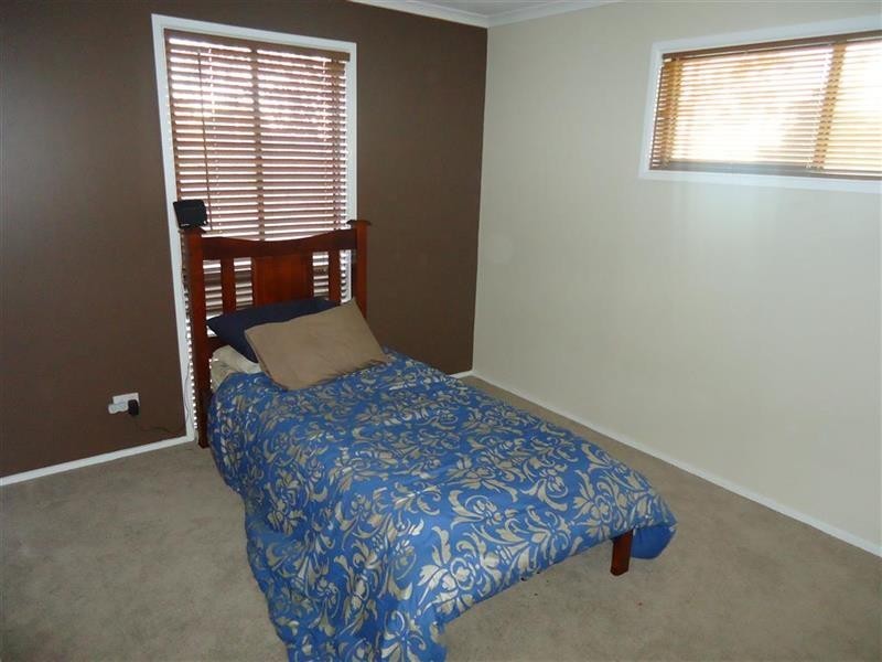 77 Stanley St, Kooringal NSW 2650