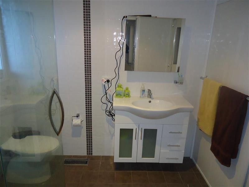 77 Stanley St, Kooringal NSW 2650