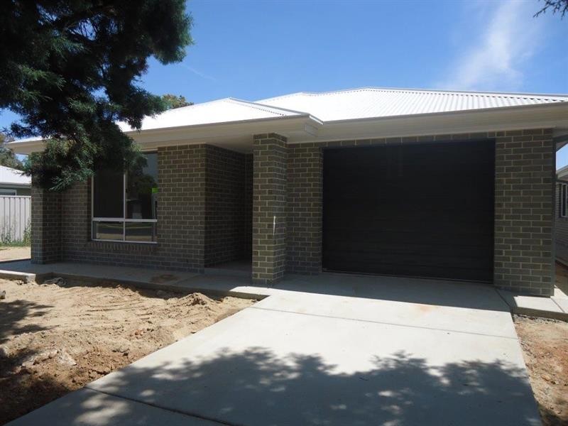 3 Craft  St, Lake Albert NSW 2650