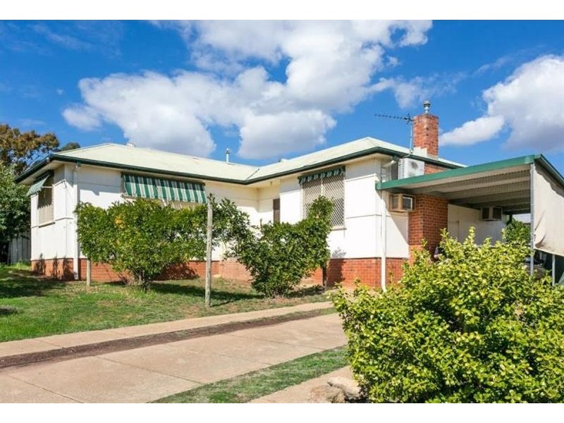 4 Margaret Ave, Mount Austin NSW 2650
