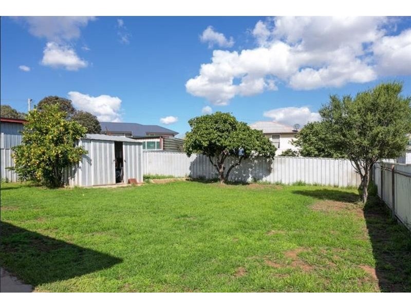 4 Margaret Ave, Mount Austin NSW 2650