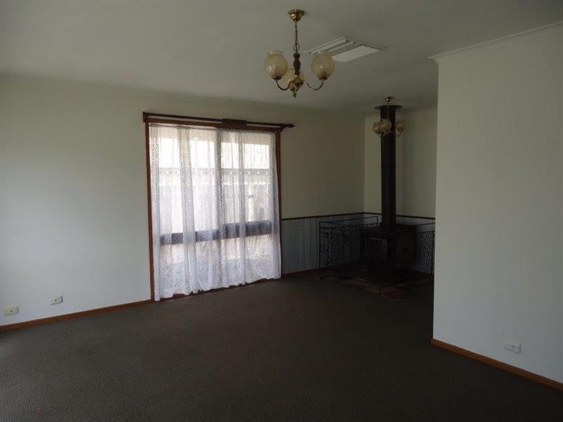 16 Adjin St, Mount Austin NSW 2650