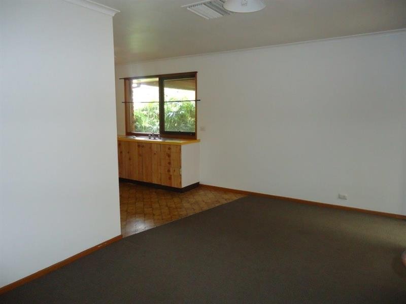 16 Adjin St, Mount Austin NSW 2650