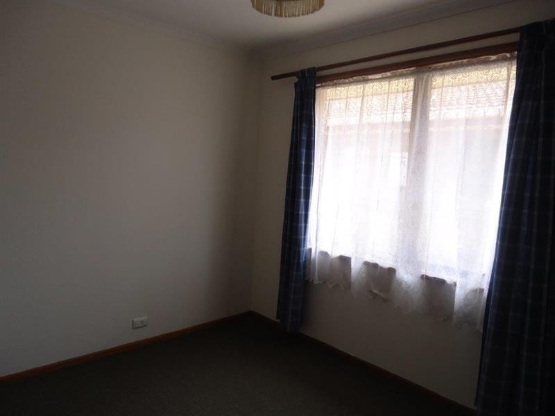 16 Adjin St, Mount Austin NSW 2650