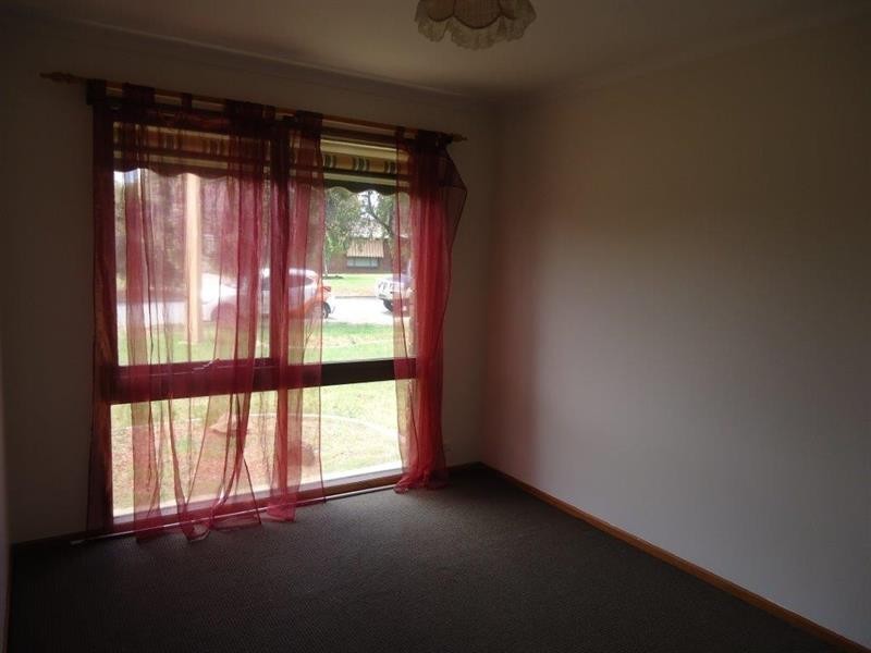 16 Adjin St, Mount Austin NSW 2650