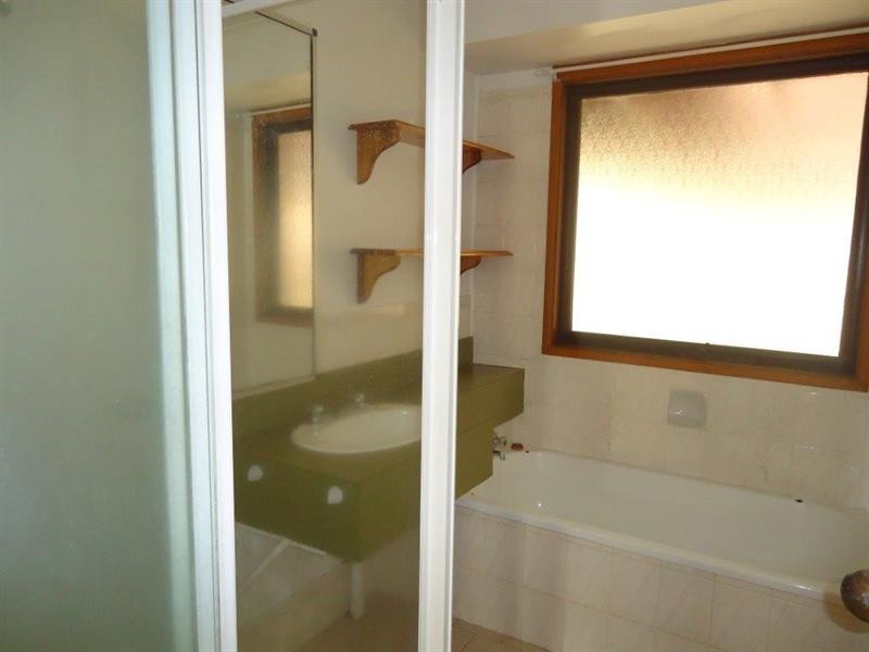 16 Adjin St, Mount Austin NSW 2650
