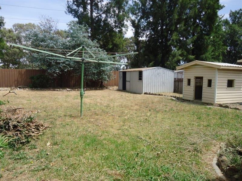 16 Adjin St, Mount Austin NSW 2650