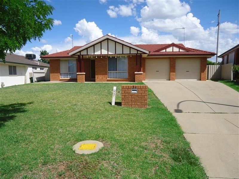 34 Kaldari Cres, Glenfield Park NSW 2650