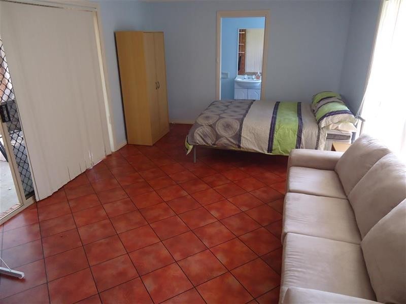 34 Kaldari Cres, Glenfield Park NSW 2650