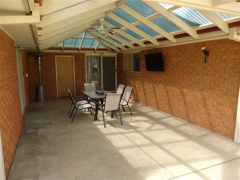 34 Kaldari Cres, Glenfield Park NSW 2650