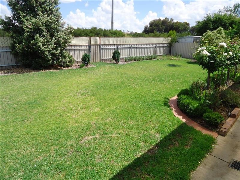 34 Kaldari Cres, Glenfield Park NSW 2650