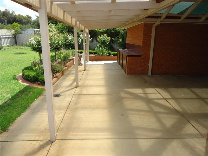 34 Kaldari Cres, Glenfield Park NSW 2650