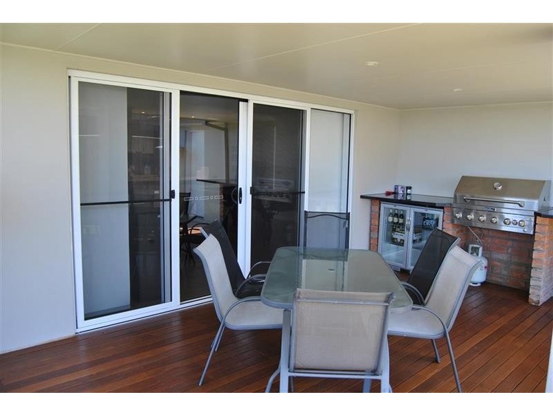 40 Strickland Dr, Boorooma NSW 2650