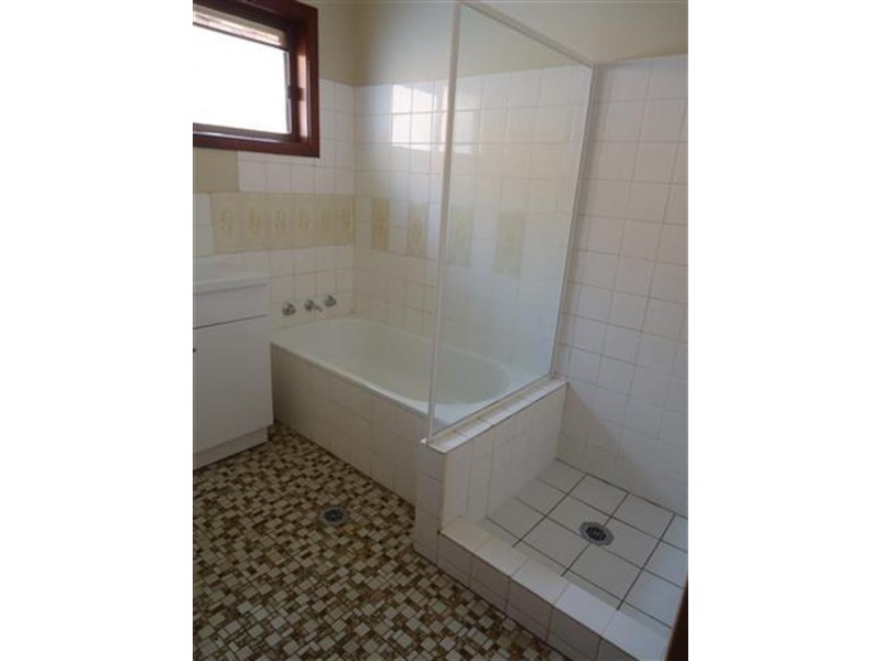 50 Elizabeth Ave, Forest Hill NSW 2651