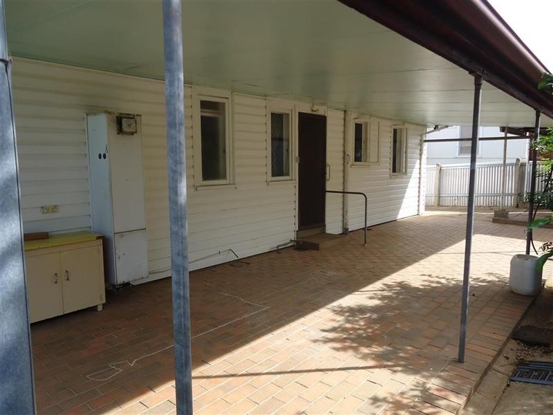 5 Condon Ave, Mount Austin NSW 2650