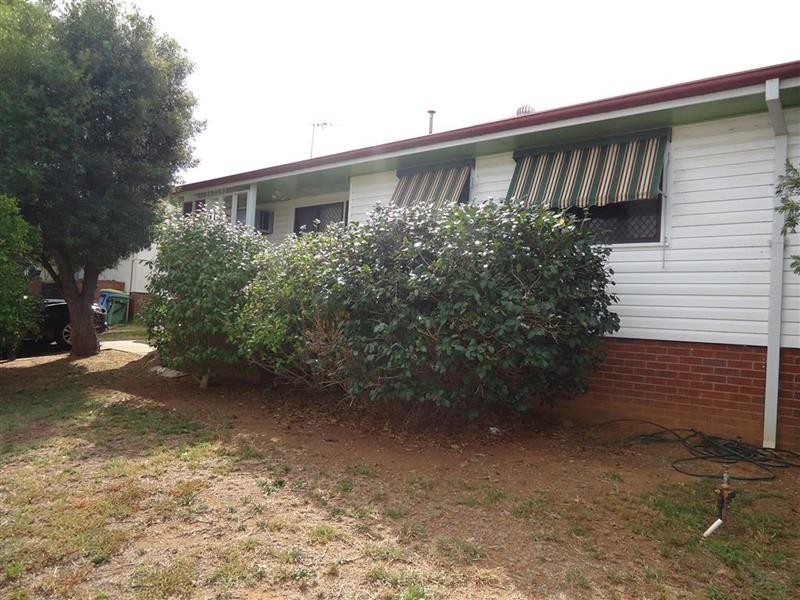 5 Condon Ave, Mount Austin NSW 2650