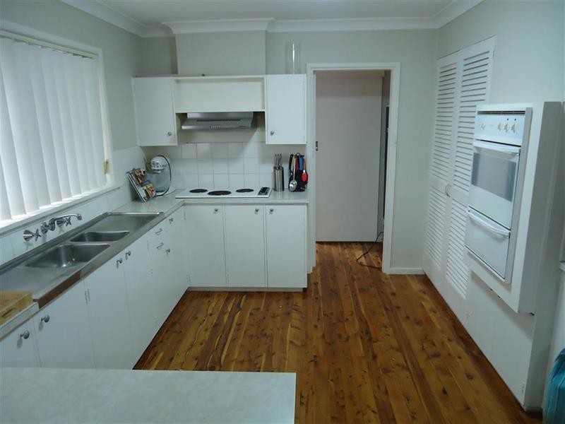 35 Waranga Ave, Mount Austin NSW 2650