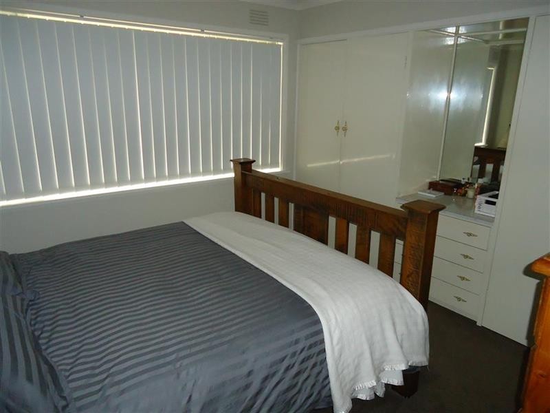 35 Waranga Ave, Mount Austin NSW 2650