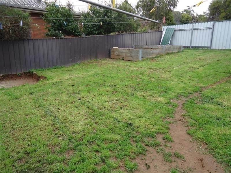 35 Waranga Ave, Mount Austin NSW 2650