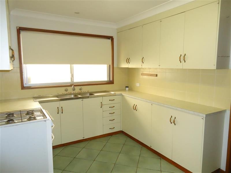 6 Truman  Ave, Tolland NSW 2650