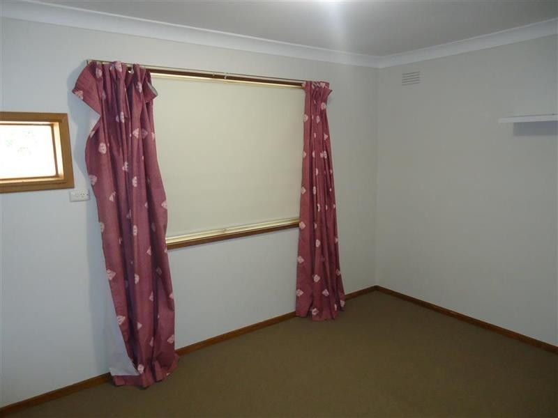 6 Truman  Ave, Tolland NSW 2650