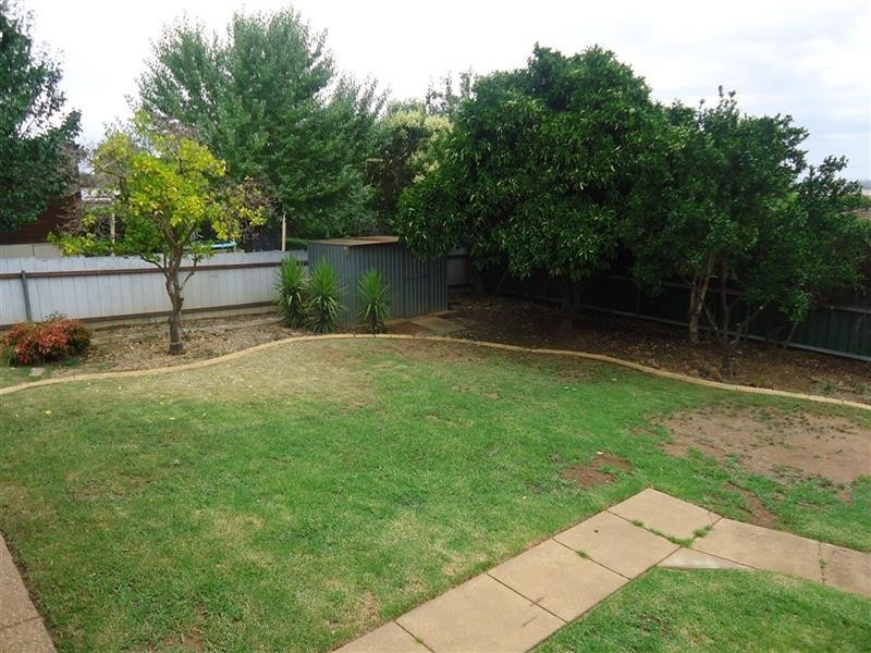 6 Truman  Ave, Tolland NSW 2650