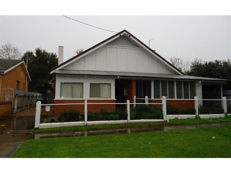 13 Freer St, Wagga Wagga NSW 2650