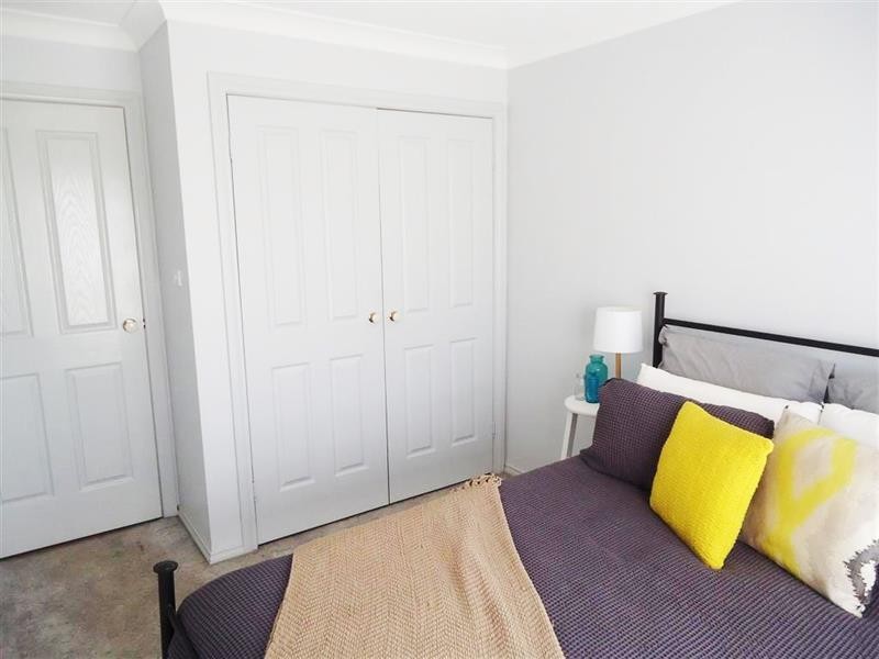 27 Kaldari Cres, Glenfield Park NSW 2650