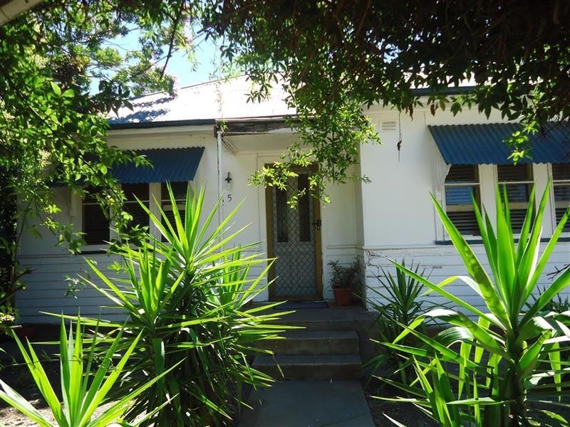 25 The Boulevarde -, Kooringal NSW 2650