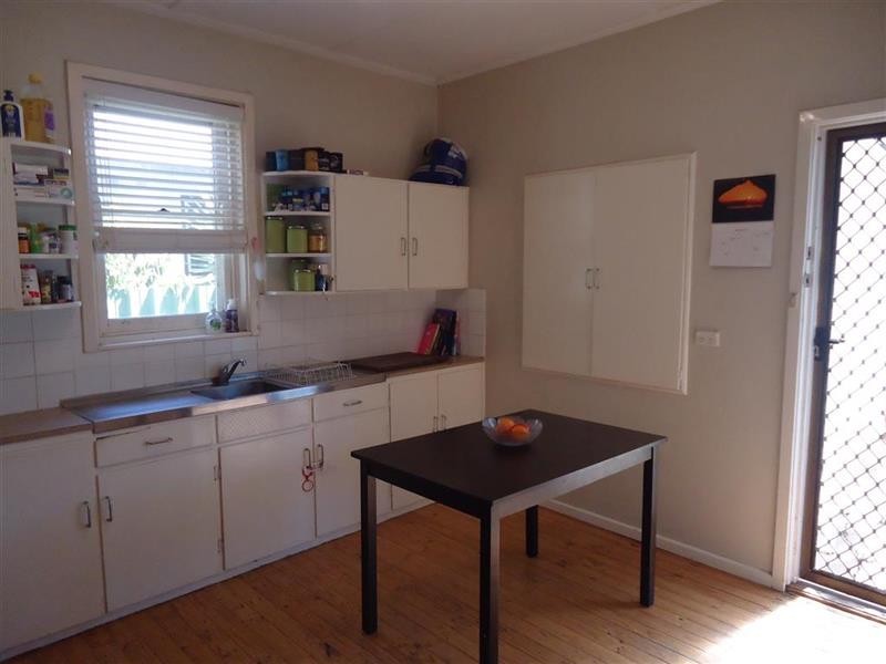25 The Boulevarde -, Kooringal NSW 2650