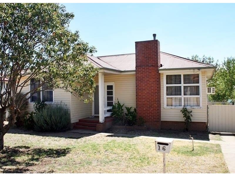 16 Mount Austin Ave, Mount Austin NSW 2650