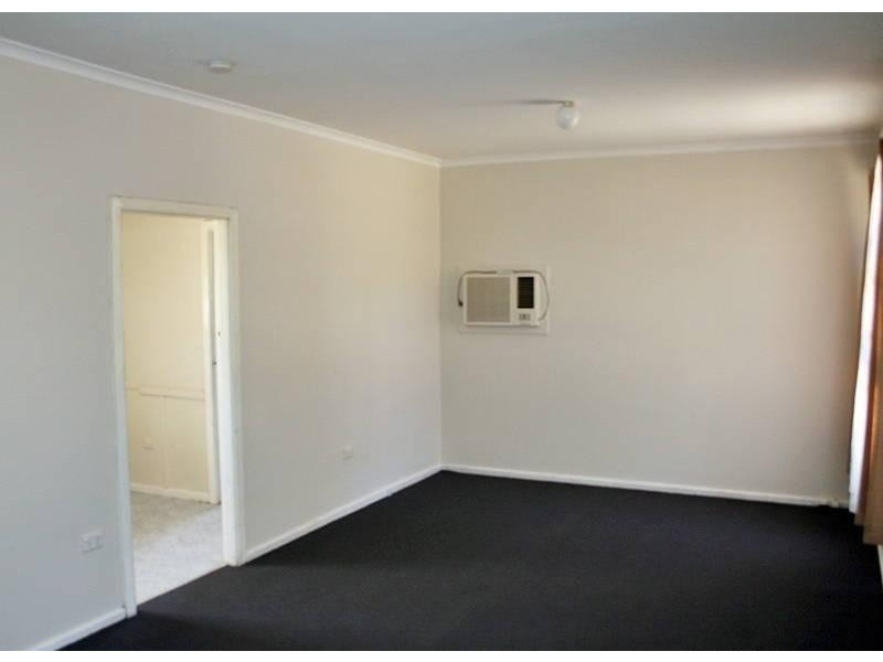 16 Mount Austin Ave, Mount Austin NSW 2650