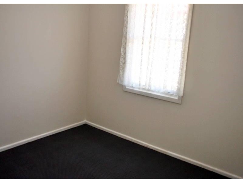 16 Mount Austin Ave, Mount Austin NSW 2650