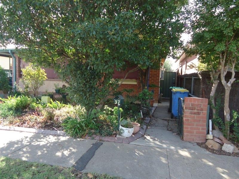 1/37 Gossett St, Wagga Wagga NSW 2650