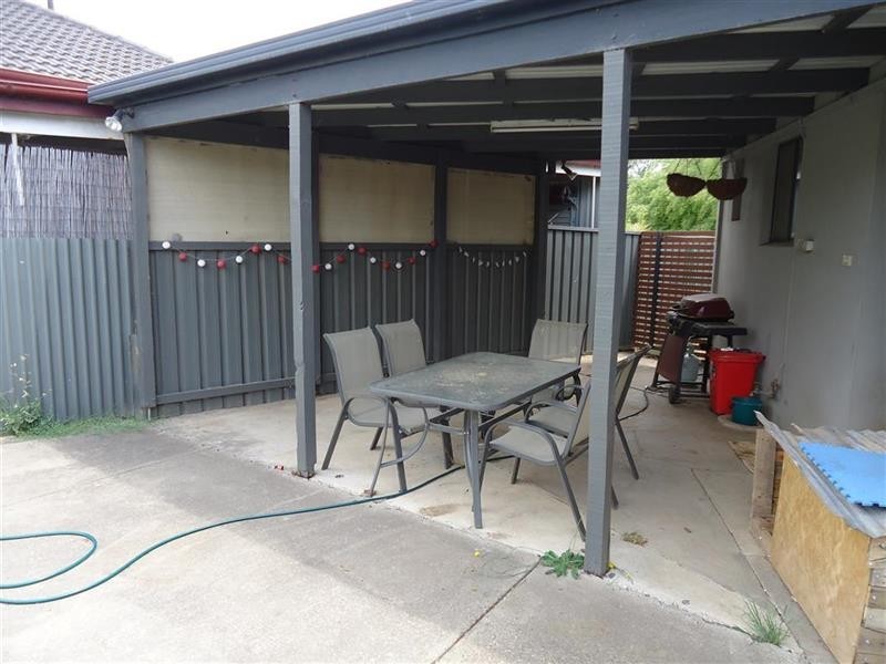32 Anne St, Tolland NSW 2650