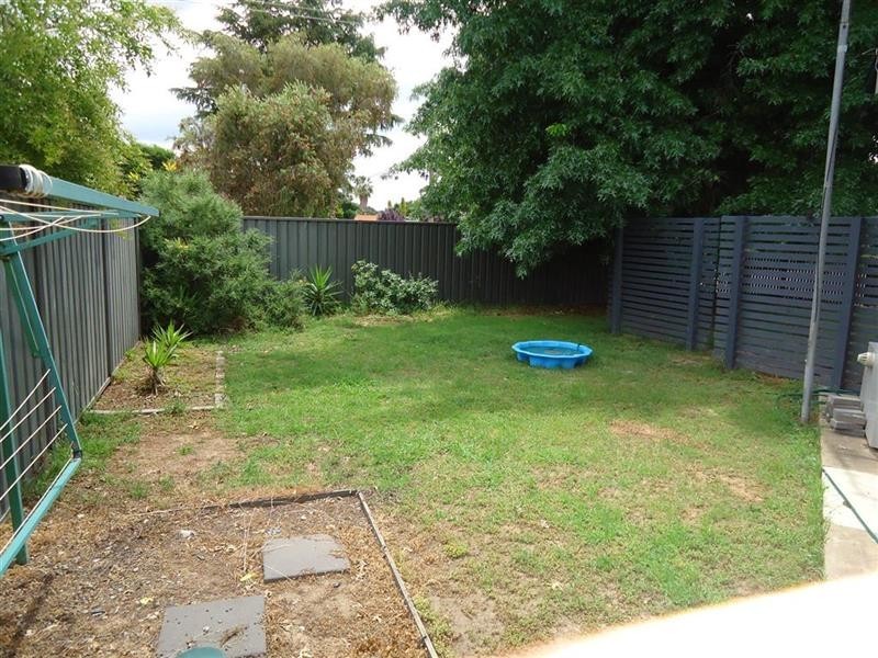 32 Anne St, Tolland NSW 2650