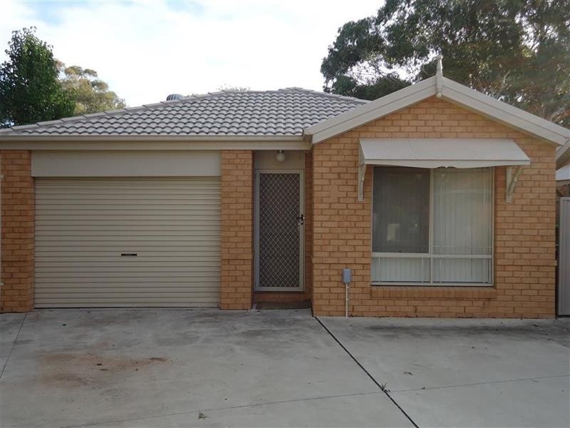 9 Gunyah Pl, Glenfield Park NSW 2650