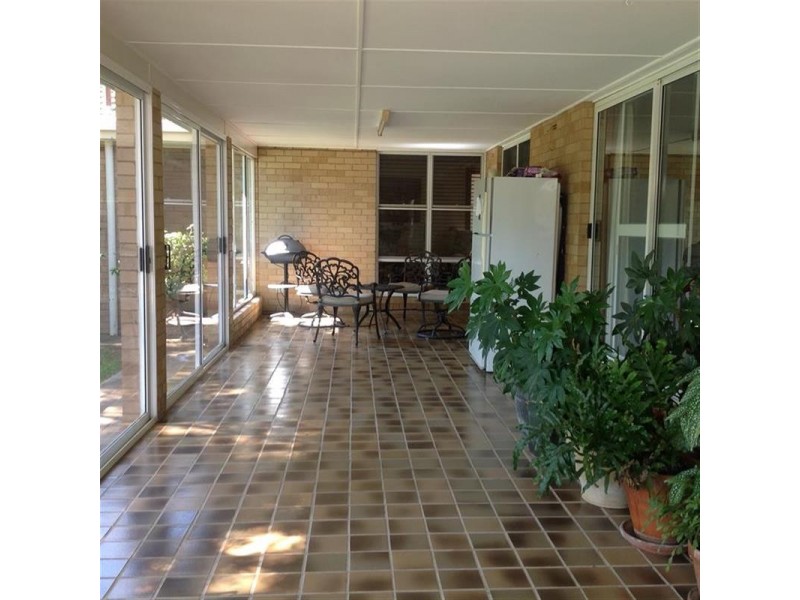 52 Plumpton Rd, Lake Albert NSW 2650