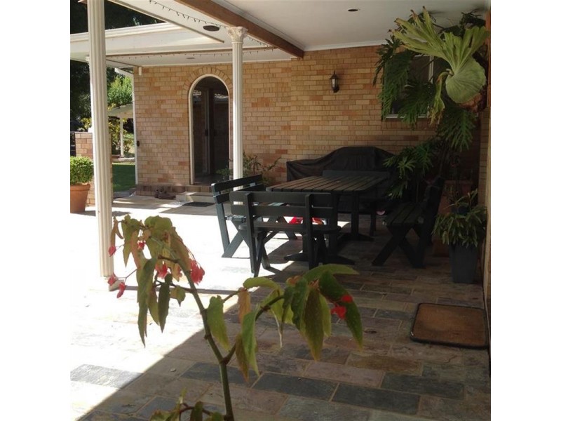 52 Plumpton Rd, Lake Albert NSW 2650