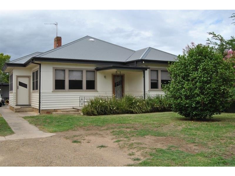14 Rhoda Ave, Wagga Wagga NSW 2650