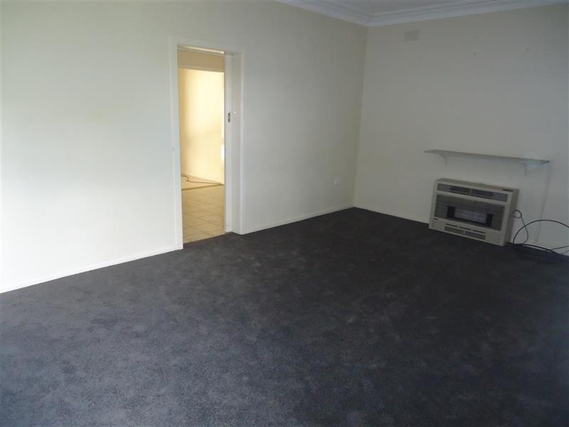 26 Warrawong St, Kooringal NSW 2650