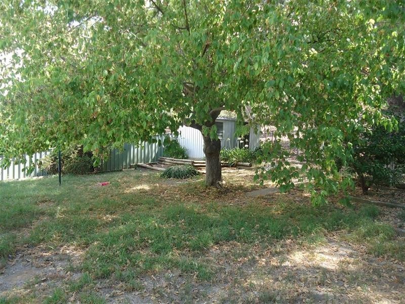26 Warrawong St, Kooringal NSW 2650