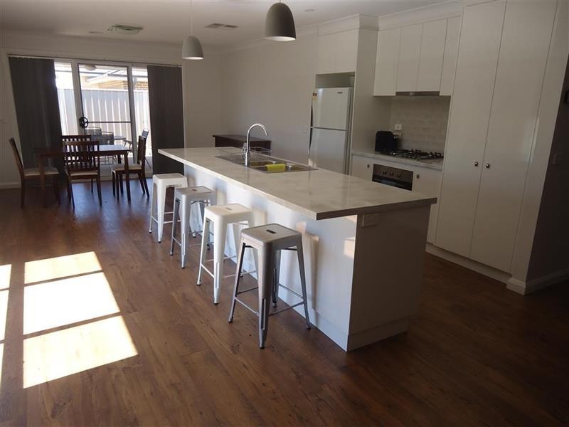 1/13 Cunjegong Loop, Gobbagombalin NSW 2650