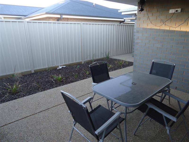 1/13 Cunjegong Loop, Gobbagombalin NSW 2650